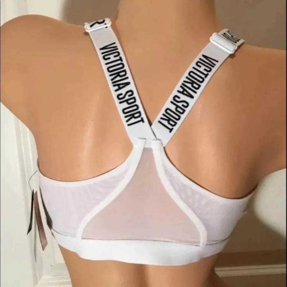 VS Incredible sport bra size 36C NWT